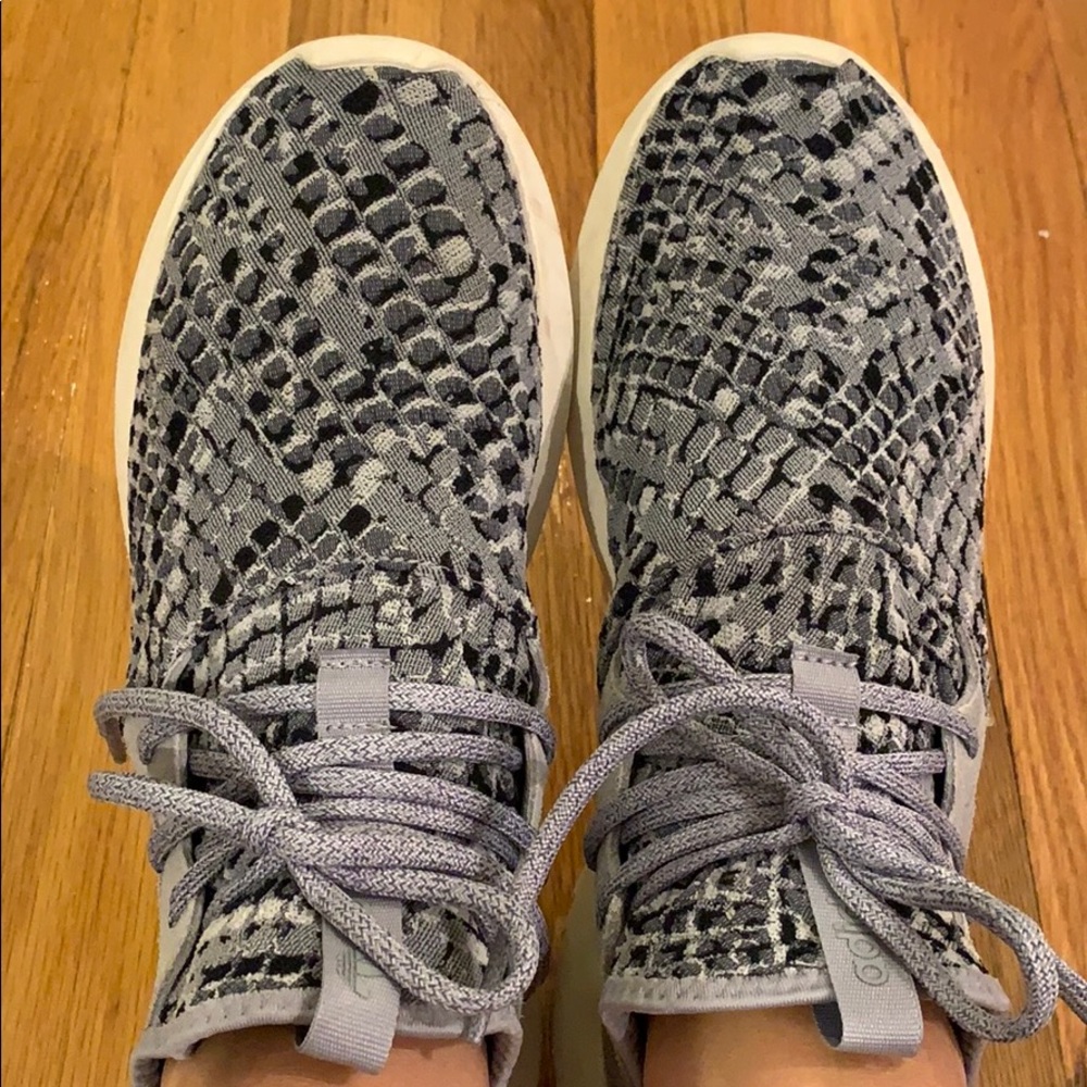 Adidas casual sneakers